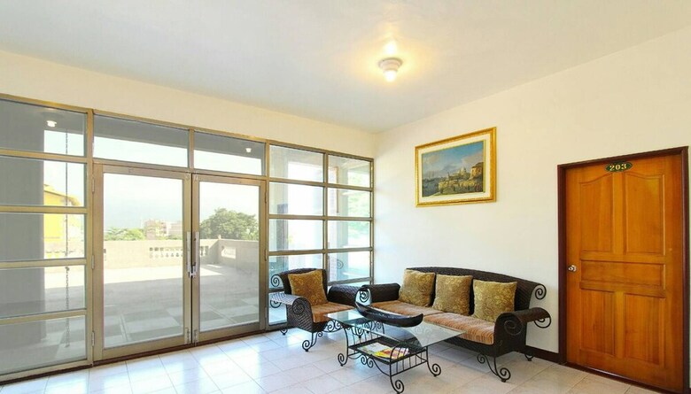 Bed & Breakfast Paris Villa