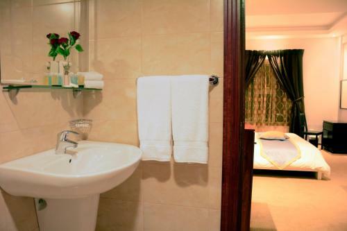 Safari House Hotel