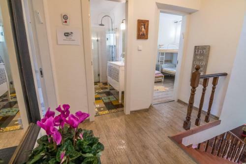 Hostal Desert Bird Guest House
