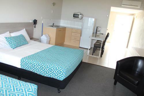 Sarina Beach Motel