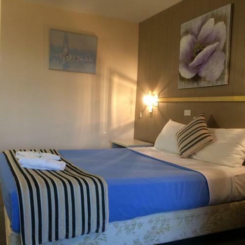 Riverview Motor Inn