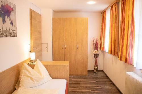 Hostal Pension Maria Theresia