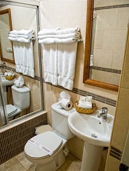 Hotel Century Plaza (.)