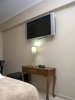 Hotel Century Plaza (.)