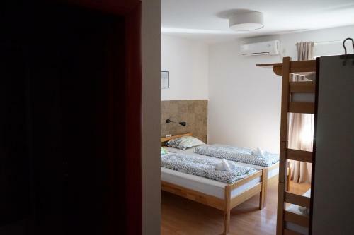Hostel The Red Door