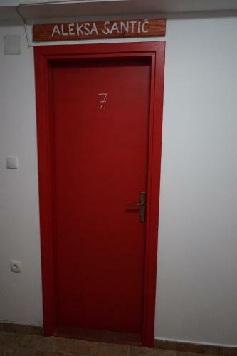Hostel The Red Door