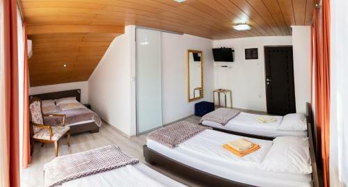 Hostal Guest House Dani
