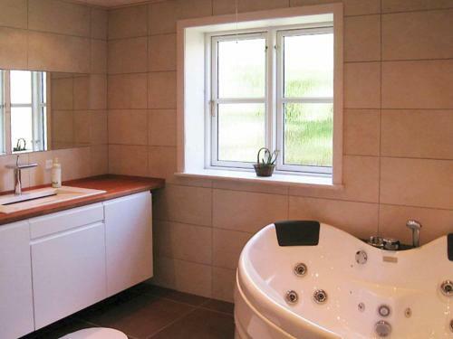 Three-bedroom Holiday Home In Allinge 8