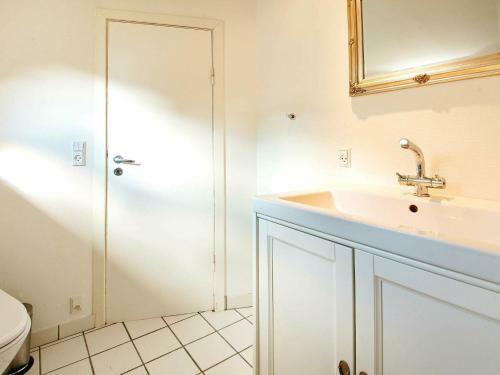 Two-bedroom Holiday Home In Allinge 5