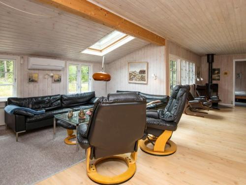 Three-bedroom Holiday Home In R�m� 11