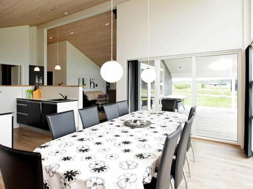 Three-bedroom Holiday Home In Brovst 13