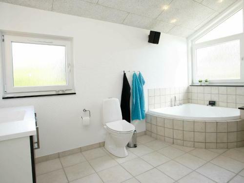 Three-bedroom Holiday Home In Hals 30