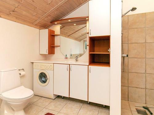 Three-bedroom Holiday Home In Hals 3
