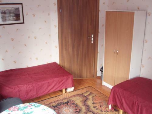 Hostal Oti Guesthouse