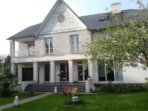 Hostal Oti Guesthouse