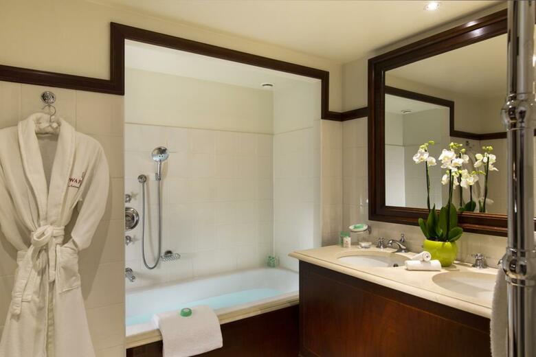 Hotel Warwick Barsey