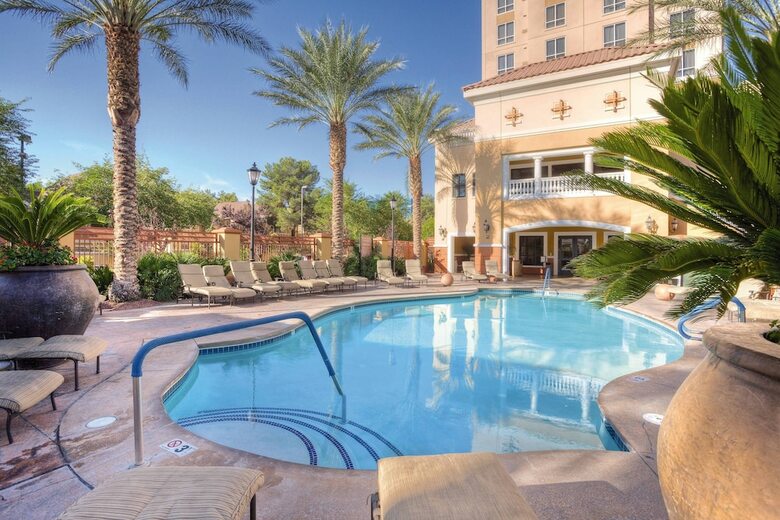 Hotel Grand Desert Resort