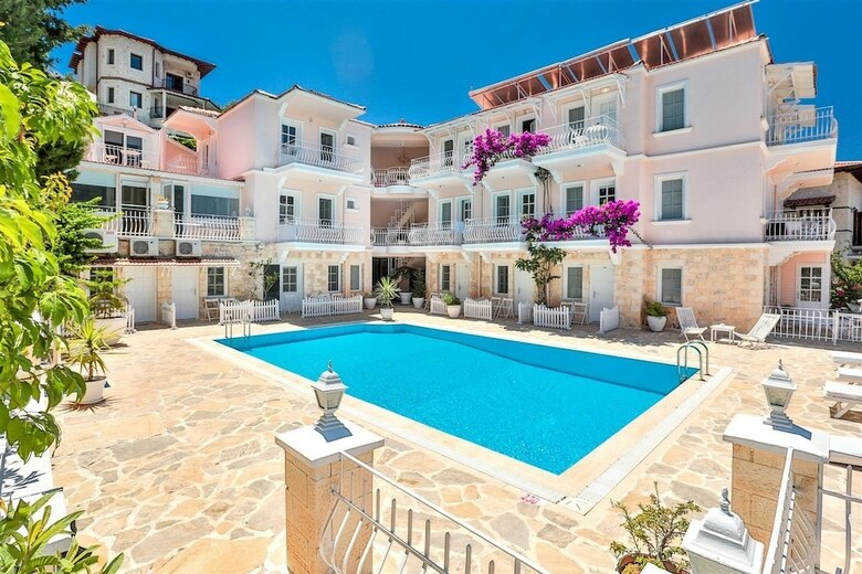 Club Capa Hotel