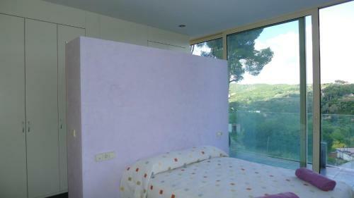 Gran Casa Con Piscina En Abrera