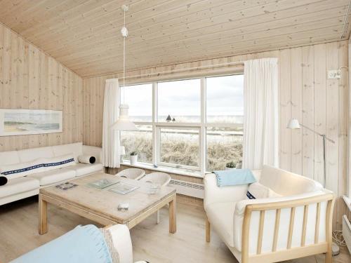 Three-bedroom Holiday Home In S�by 7