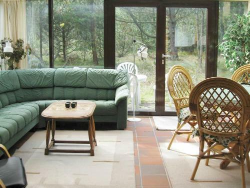 Three-bedroom Holiday Home In �lb�k 54