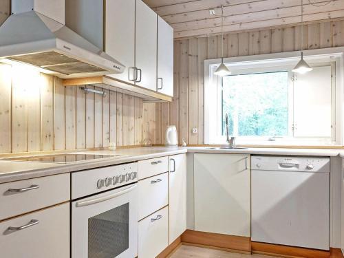 Three-bedroom Holiday Home In Nex� 8