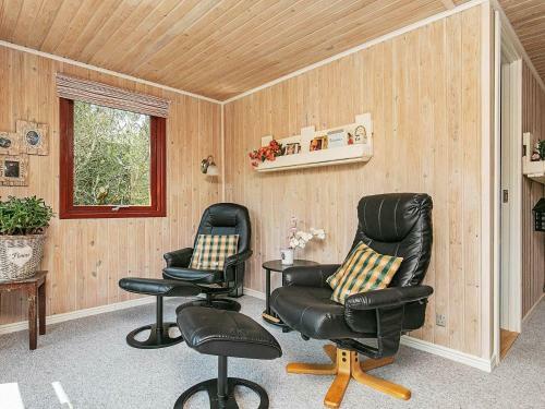 Three-bedroom Holiday Home In L�gst�r 11