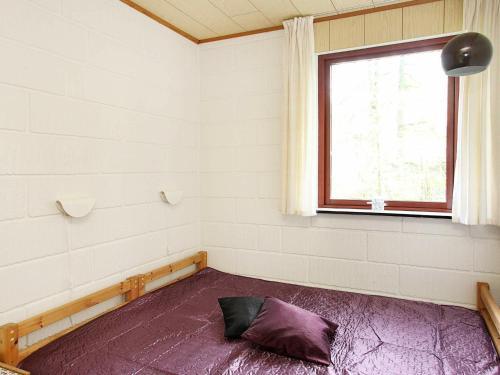 Three-bedroom Holiday Home In Vesl�s