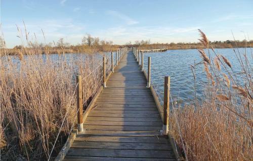 Three-bedroom Holiday Home Aigues-mortes 0 05