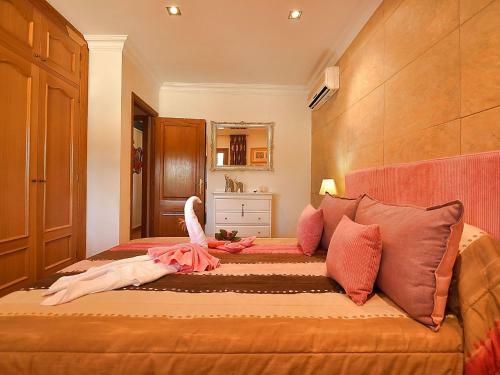 Cozy Mansion With Swimming Pool In Buger Majorca