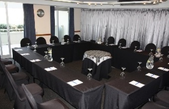 Dolphin Beach Hotel