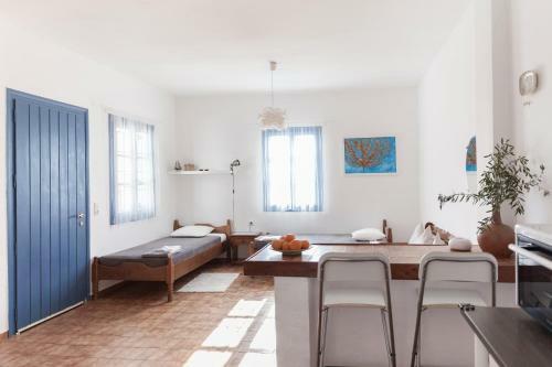 7 Olives Apartments