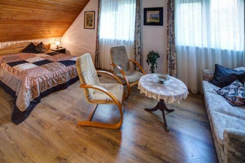 Hostal Bacchus Guesthouse