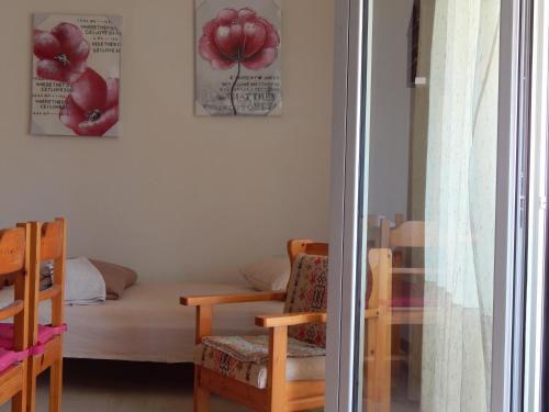 Mastiha Emporios Apartments