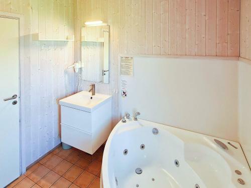 Two-bedroom Holiday Home In Gr�mitz 2