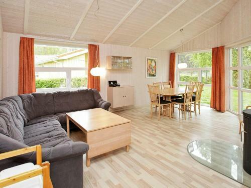 Three-bedroom Holiday Home In Gr�mitz 11