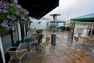 Highways Hotel(.)