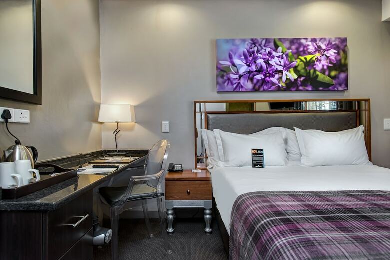 Hotel Protea Manor (.)