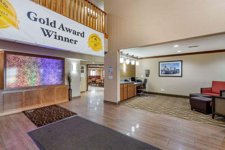 Hotel Comfort Inn & Suites Cedar Rapids North - Collins Road