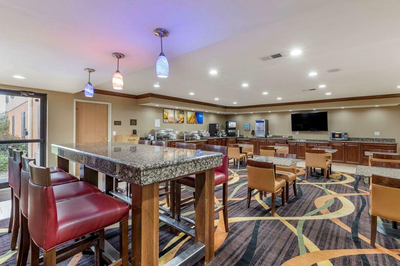 Hotel Comfort Inn & Suites Cedar Rapids North - Collins Road