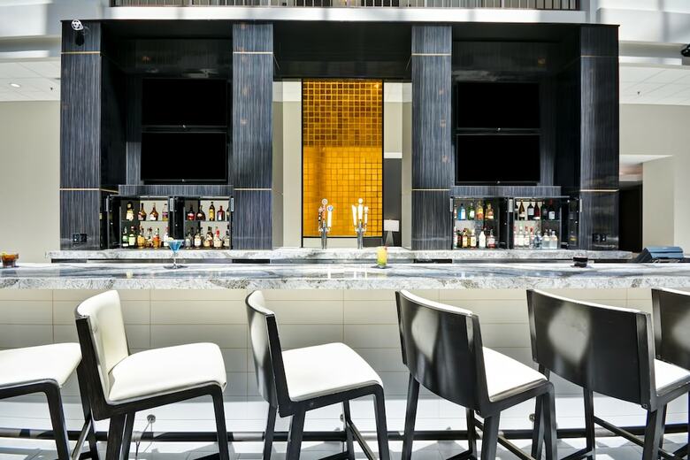 Hotel Embassy Suites Charlotte