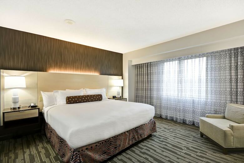 Hotel Embassy Suites Charlotte