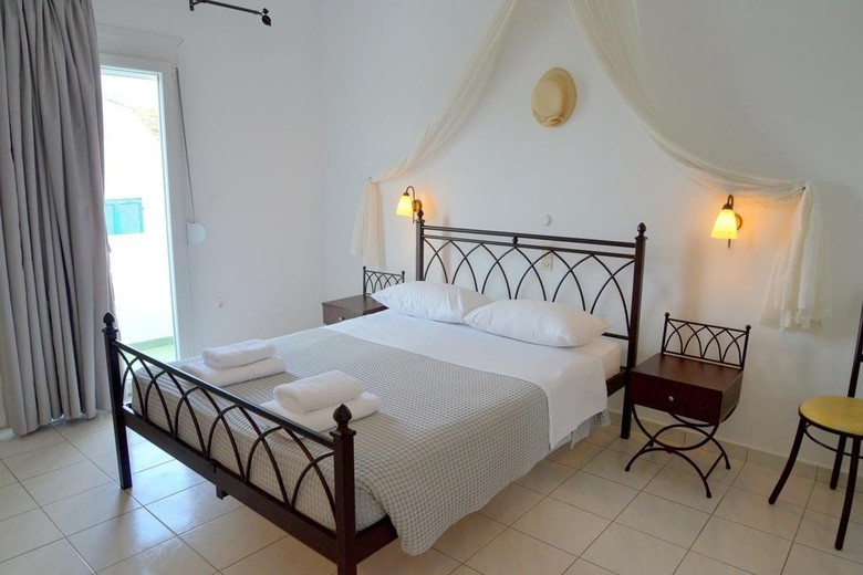 Hotel Glaronisia