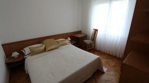 Two-bedroom Apartment In Klimno V