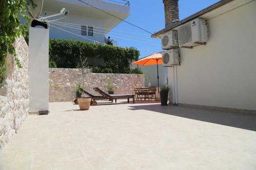 Apartments Jakov And Antonia