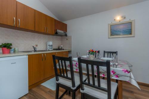 Apartments Ana
