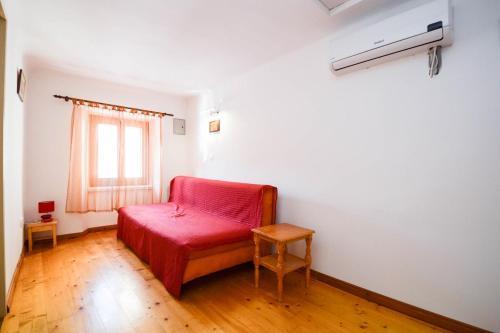 Two-bedroom Apartment In Pomer I