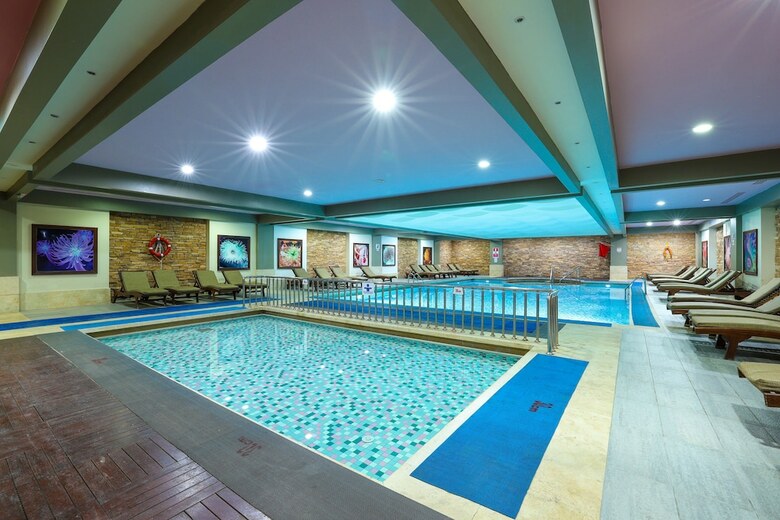 Hotel Crystal Deluxe Resort & Spa