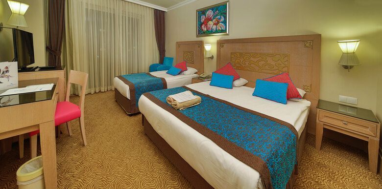 Hotel Crystal Deluxe Resort & Spa