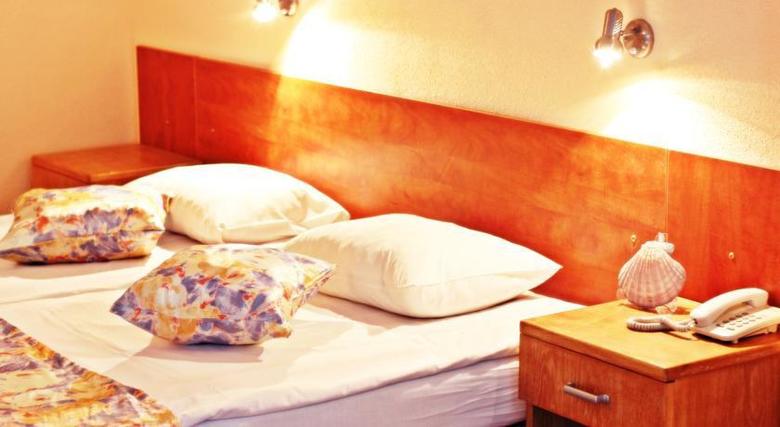 Hotel Briz(.)